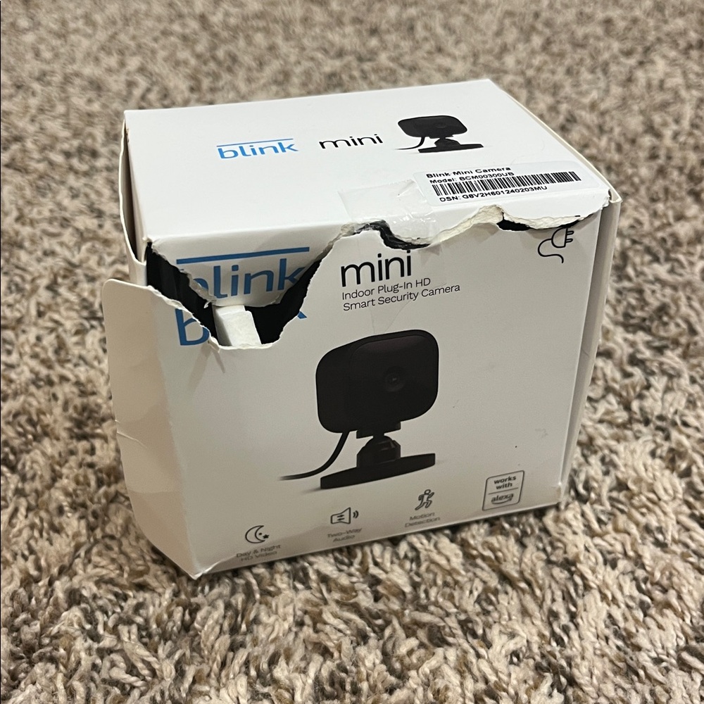 BLINK MINI Security Camera - Picture 6 of 10
